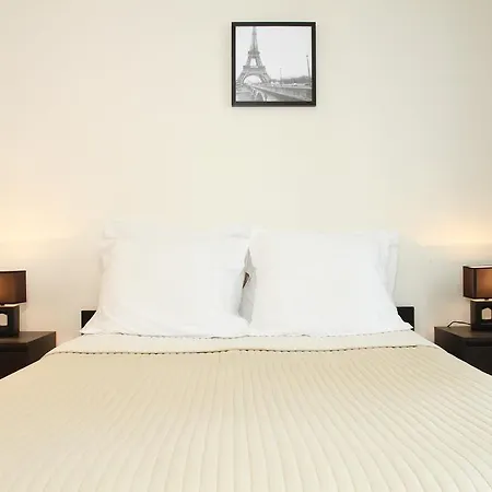 Appartement Private Apartment - Eiffel Tower - Rue Cler Area Parijs