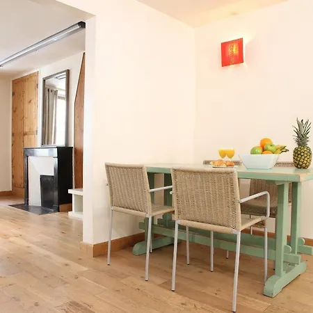 Private Apartment - Eiffel Tower - Rue Cler Area Parijs